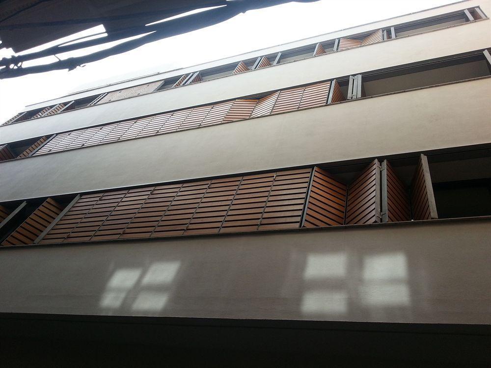 Living Valencia Apartments - Merced Exterior foto